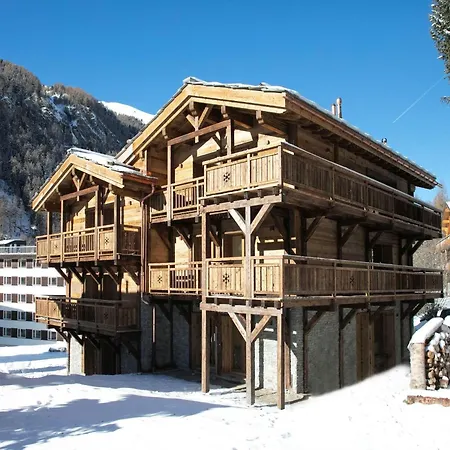 Luxe Near Lift